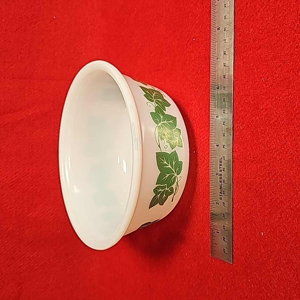 MIXING BOWL  7” VINTAGE Anchor Hocking IVY GREEN LEAVES MILK GLASS